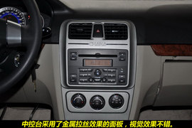 2011款长安CX30三厢