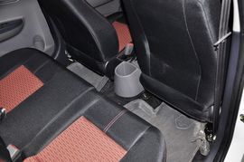 2009款长安悦翔两厢