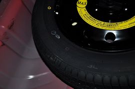 2009款长安悦翔三厢