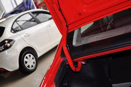 2009款长安悦翔三厢