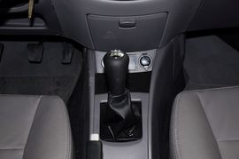 2009款长安悦翔三厢