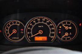 2009款长安悦翔三厢