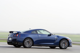 2012款日产GT-R