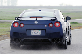 2012款日产GT-R