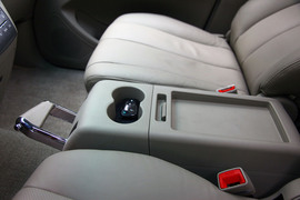 2010款比亚迪M6试驾