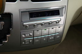 2010款比亚迪M6试驾