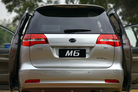 2010款比亚迪M6试驾