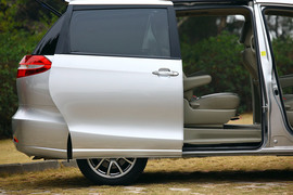 2010款比亚迪M6试驾