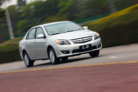 2010款比亚迪L3试驾