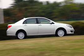 2010款比亚迪L3试驾