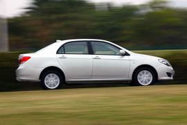 2010款比亚迪L3试驾