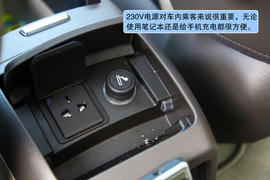 2011款别克GL8豪华商务车三亚试驾
