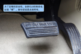 2011款别克GL8豪华商务车三亚试驾