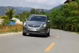 2011款别克GL8豪华商务车三亚试驾