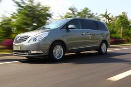 2011款别克GL8豪华商务车三亚试驾