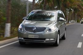 2011款别克GL8豪华商务车三亚试驾