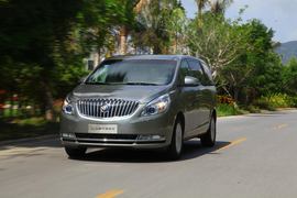 2011款别克GL8豪华商务车三亚试驾