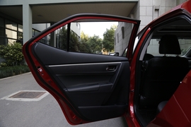 2017款丰田卡罗拉1.2T