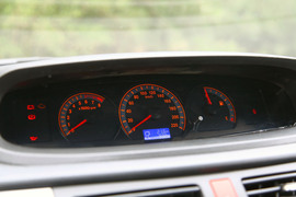 2011款东风风行景逸1.5L