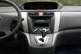 2011款东风风行景逸1.5L