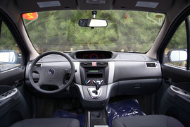 2011款东风风行景逸1.5L