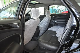 2011款长安福特蒙迪欧致胜GTDi200豪华型