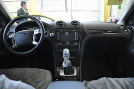 2011款长安福特蒙迪欧致胜GTDi200豪华型