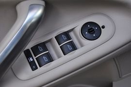 2011款长安福特蒙迪欧致胜GTDi200时尚型