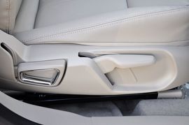 2011款长安福特蒙迪欧致胜GTDi200时尚型