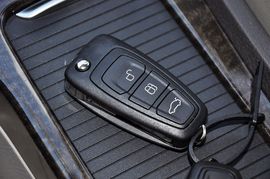 2011款长安福特蒙迪欧致胜GTDi200时尚型