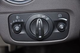 2011款长安福特蒙迪欧致胜GTDi200时尚型