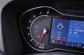 2011款长安福特蒙迪欧致胜GTDi200时尚型