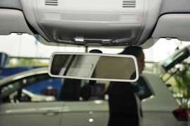 2016款大众高尔夫1.6L自动时尚型