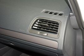 2016款大众高尔夫1.6L自动时尚型