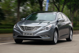 2011款索纳塔八试驾