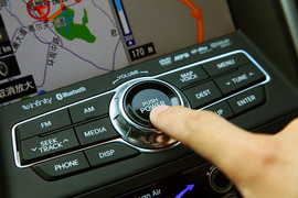 2011款索纳塔八试驾