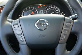 2017款日产途乐5.6L标准型