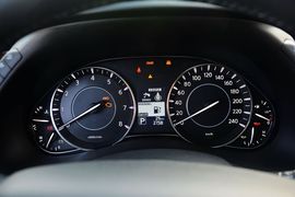 2017款日产途乐5.6L标准型