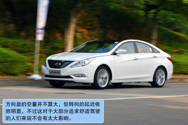 2011款索纳塔八试驾