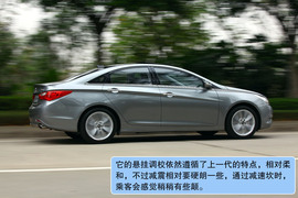 2011款索纳塔八试驾