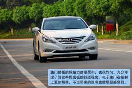 2011款索纳塔八试驾