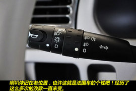 2011款东风雪铁龙爱丽舍三厢