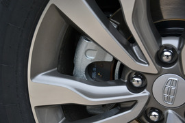 2016款吉利博越2.0L手动两驱智尚型