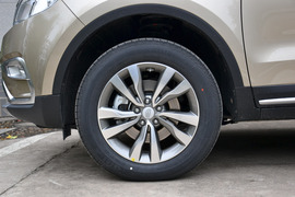 2016款吉利博越2.0L手动两驱智尚型