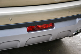 2016款吉利博越2.0L手动两驱智尚型