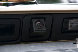 2016款吉利博越2.0L手动两驱智尚型