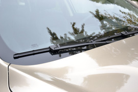 2016款吉利博越2.0L手动两驱智尚型