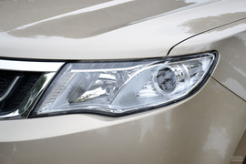 2016款吉利博越2.0L手动两驱智尚型