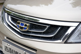 2016款吉利博越2.0L手动两驱智尚型