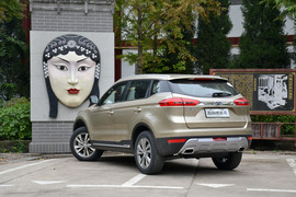 2016款吉利博越2.0L手动两驱智尚型